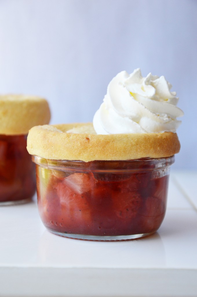 Strawberry & rhubarb pots with cream