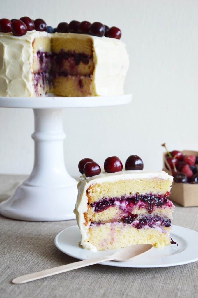 Layer Cake myrtille/cerise - Plus une miette dans l'assiette X Lily's Kitchen Book