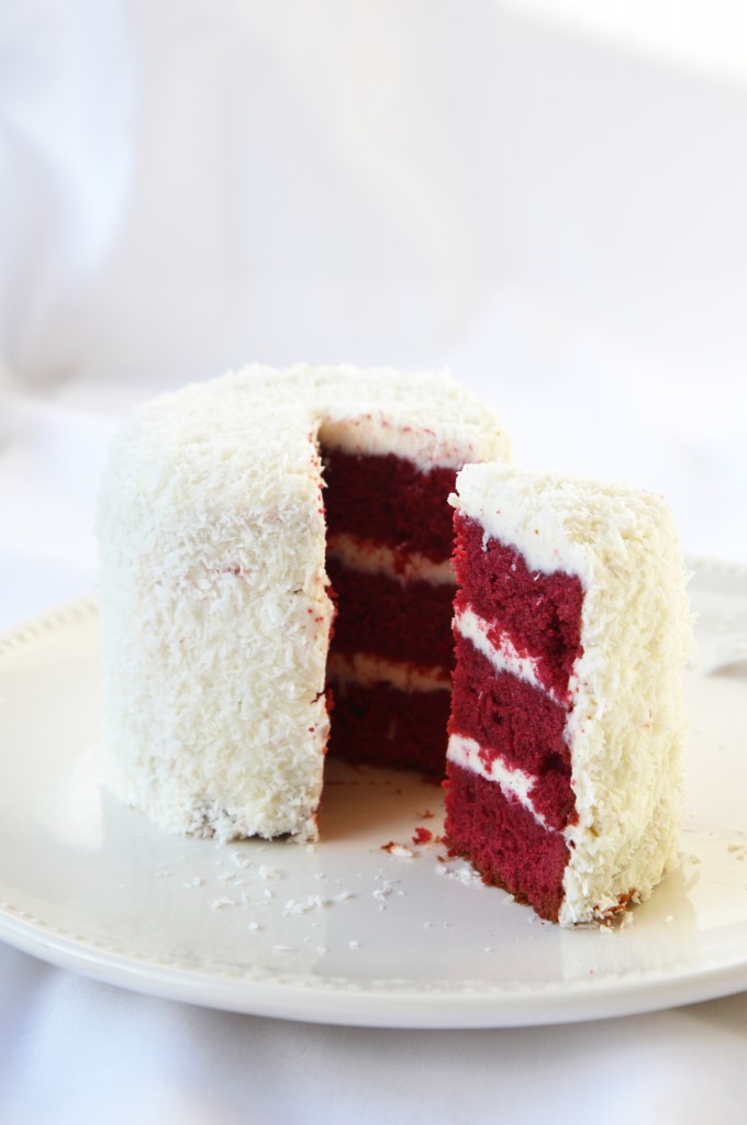 Red Velvet Cake by Plus one miette dans l'assiette