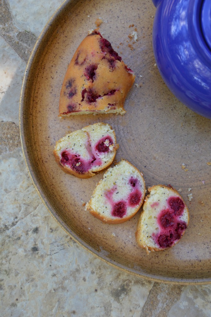 Cake citron, framboise et pavot bleu - Plus une miette dans l'assiette