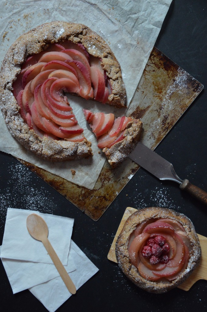 Peach-vanilla-hazelnut Rustic Pie