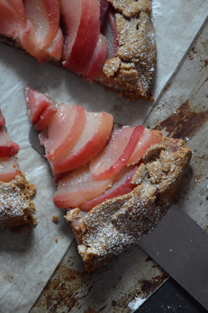 Rustic peach-vanilla-hazelnut pie