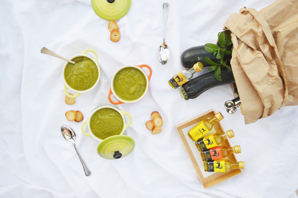 Soupe froide de courgettes chantilly à la menthe - Plus une miette dans l'assiette