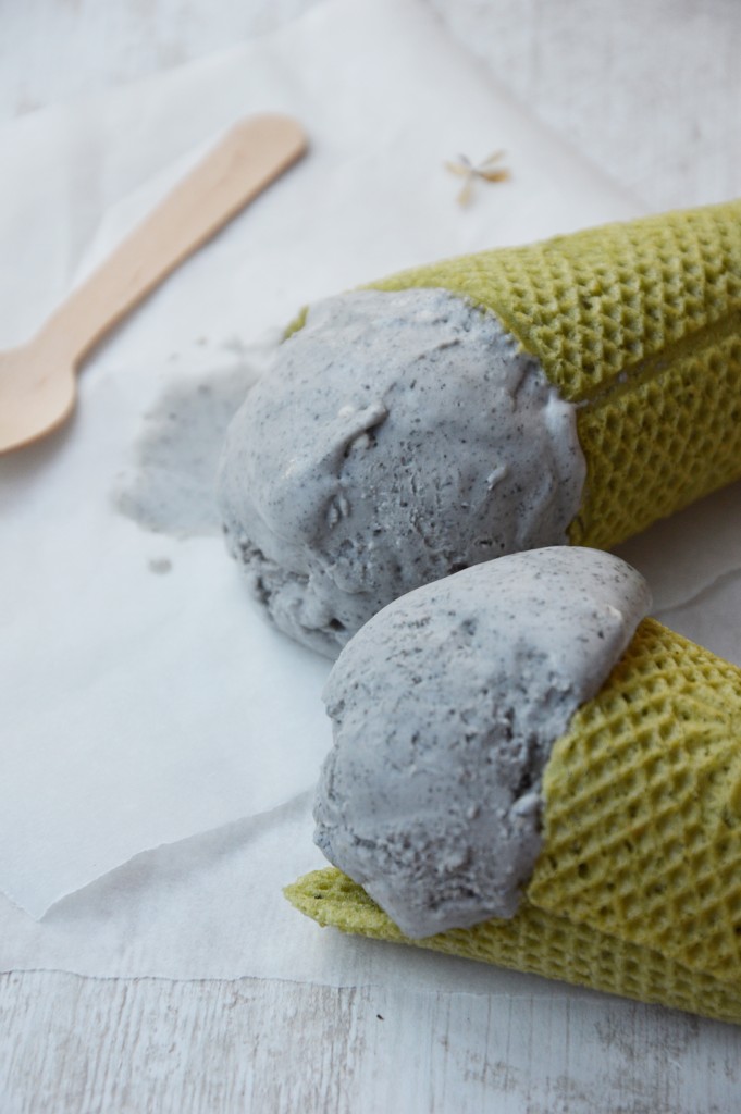 Glace mascarpone - sésame noir - cônes au thé matcha -  Plus une miette dans l'assiette