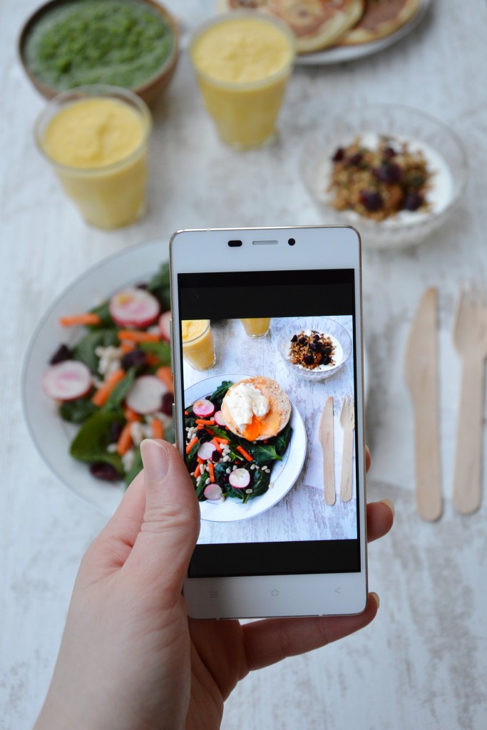 Brunch coloré - Salade et oeuf bénédicte / Plus une miette