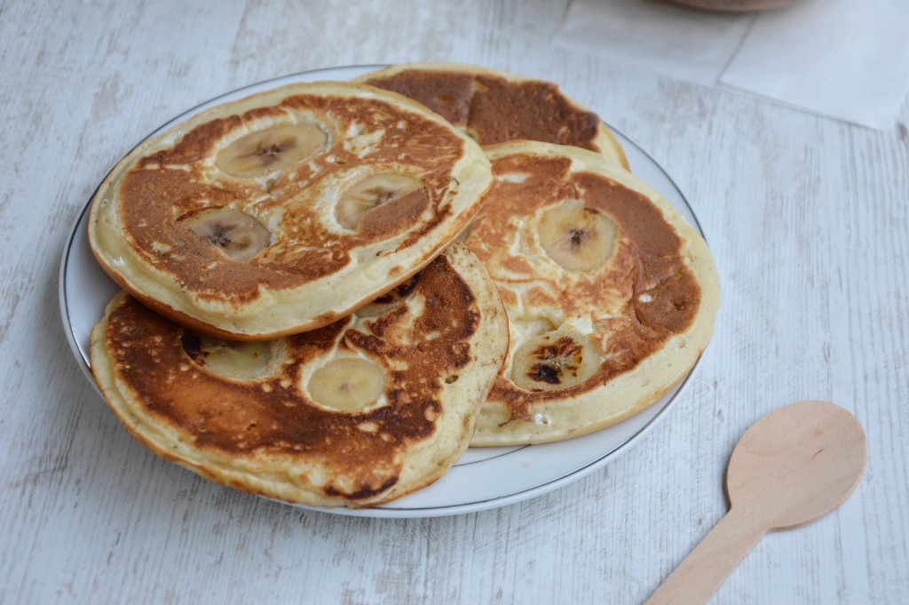 Brunch coloré - pancakes banane tonka / Plus une miette