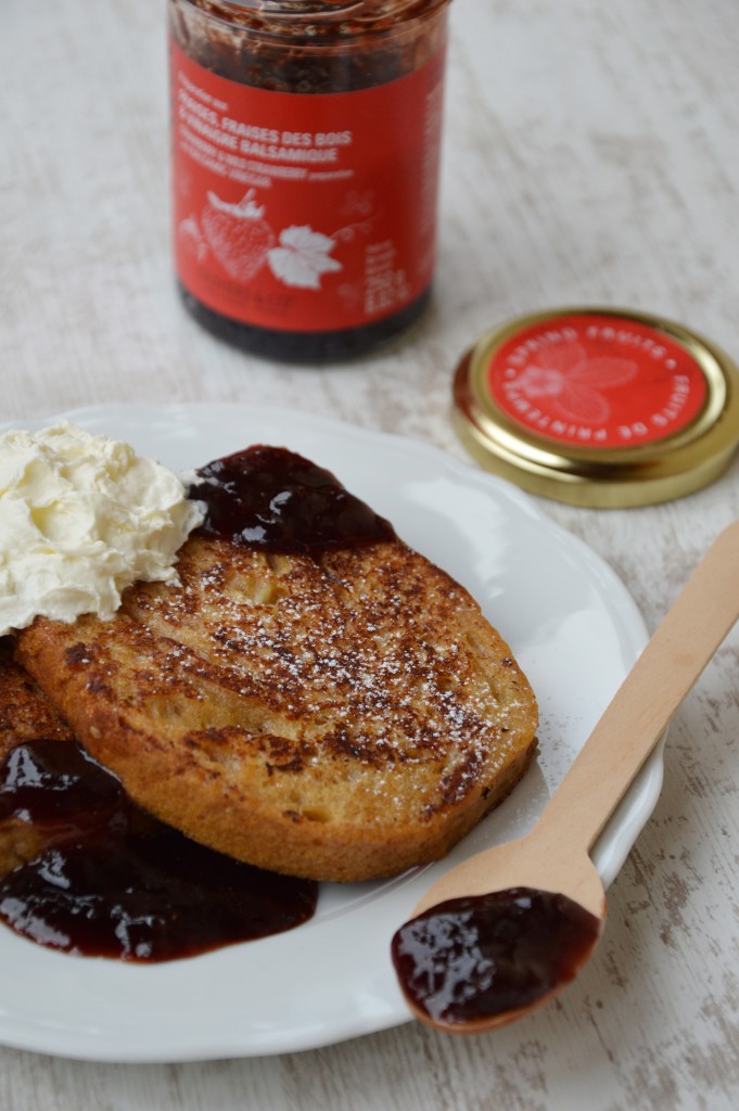 Pain d'épice perdu, confiture fraise,fraise des bois, vinaigre balsamique, chantilly by Plus une miette