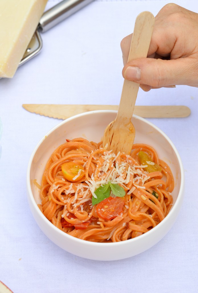 One pot pasta tomates-basilic-piment / Plus une miette