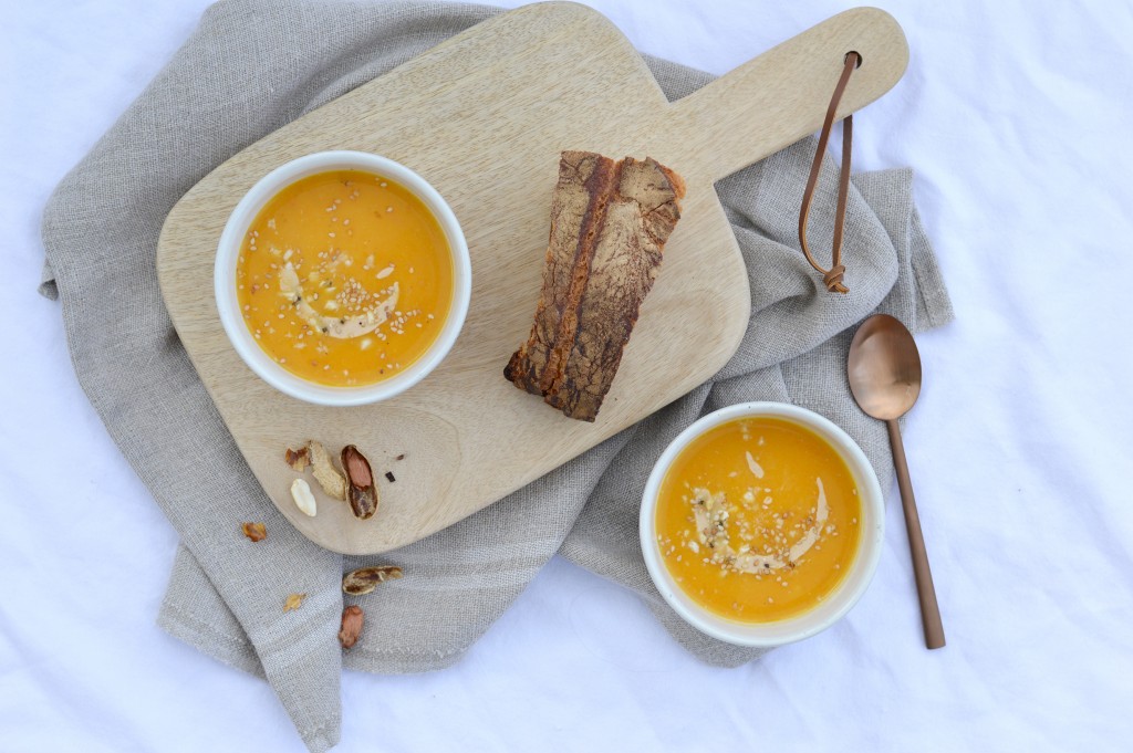 Soupe potiron-butternut-beurre de cacahuète - Plus une miette dans l'assiette