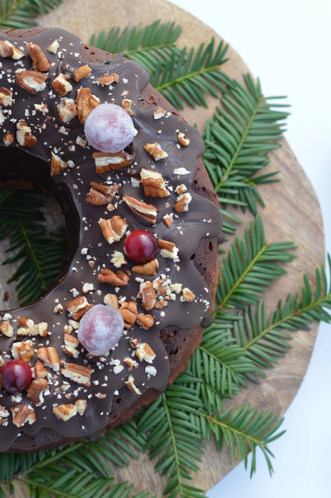 Bundt cake de noël au chocolat par Plus une miette dans l'assiette