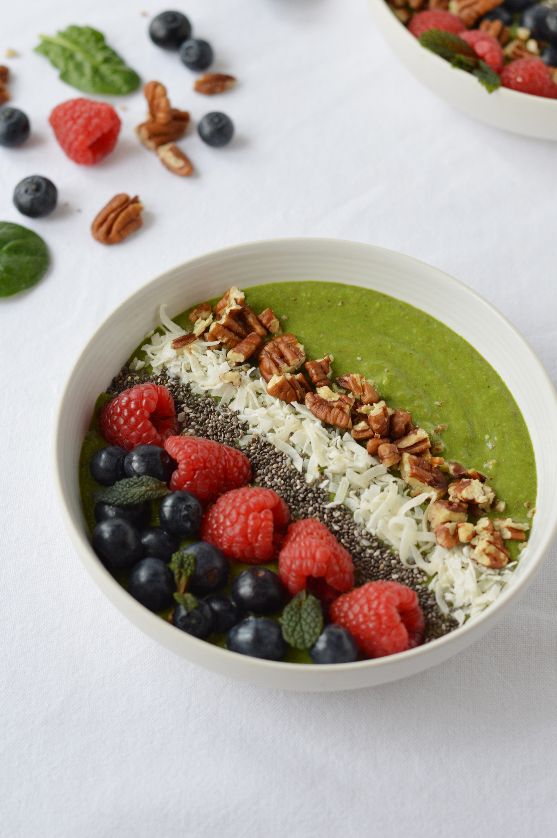 Green smoothie bowl par Plus une miette dans l'assiette