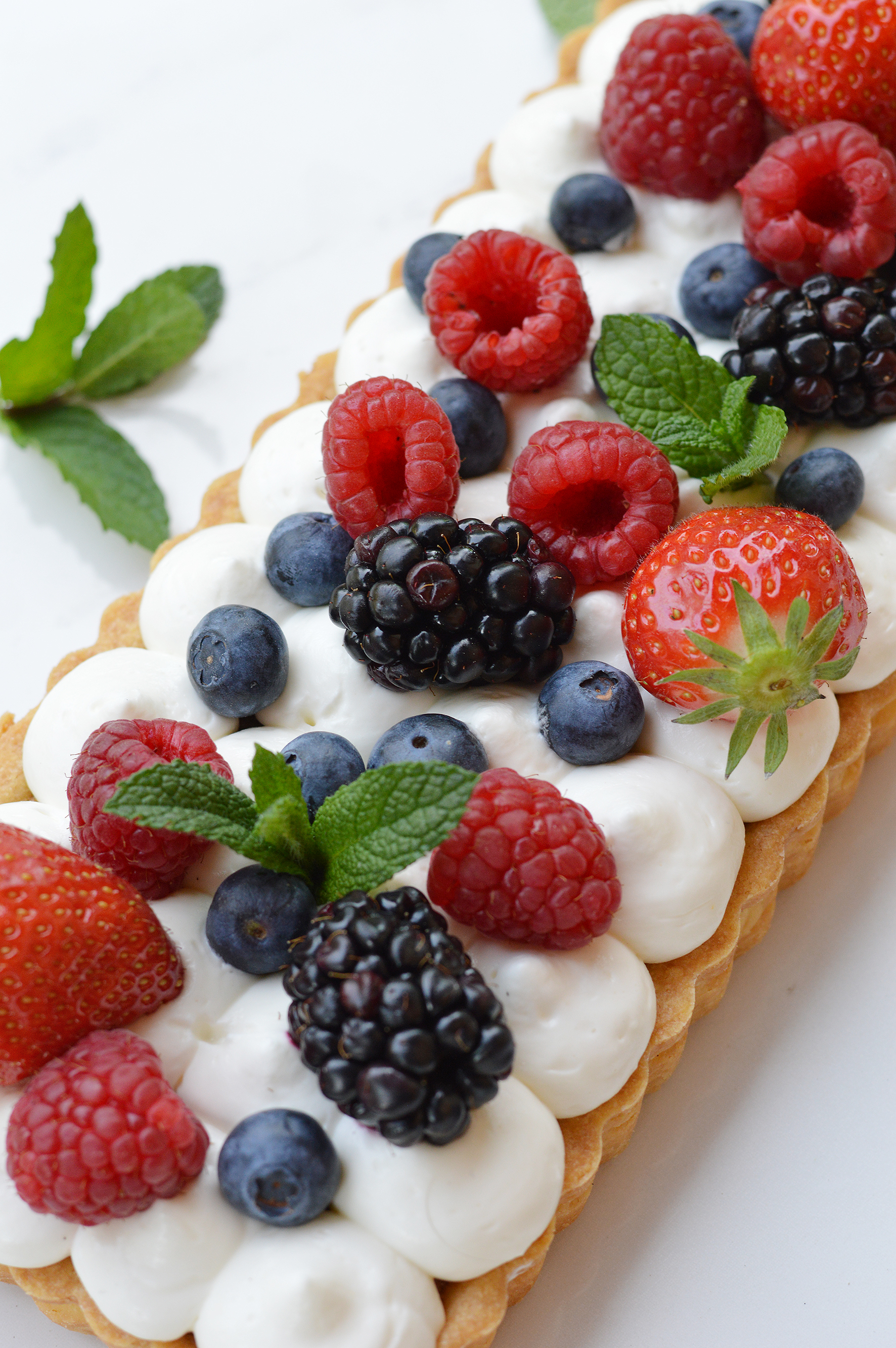 Tarte pistache fruits rouges / Plus une miette dans l'assiette